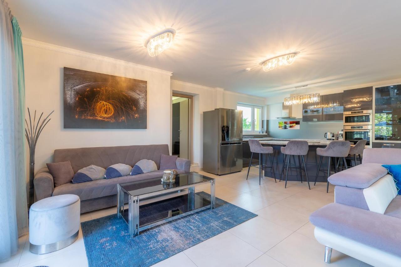 Admiral Luxury IV Apartman By Bltn Lägenhet Siófok Exteriör bild